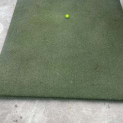 Golf Mat Heavy Duty Like New 