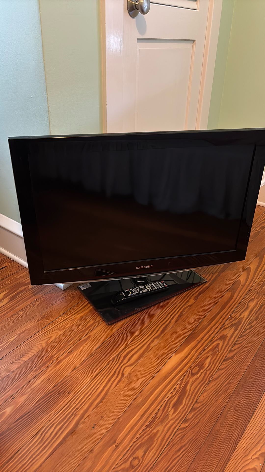 32 Inch Samsung TV