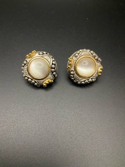 Earring studs