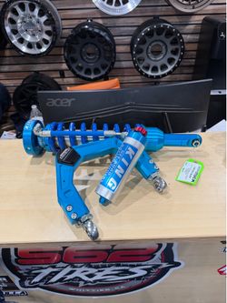 King Shocks Available Perfect for Ford,Chevy,Toyota,GMC and More!!