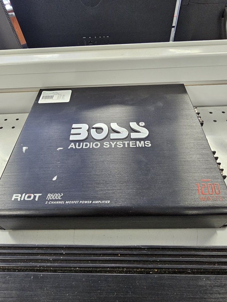 Boss Audio Systems Car Amp. 1200W. ASK FOR RYAN. #4(contact info removed)4-02