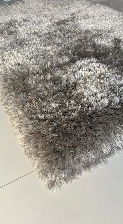 NEW Shaggy Center Rug – 3’3” x 4’7” – Gray