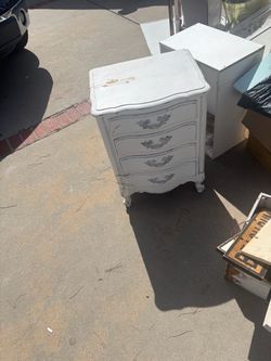 Antique chest of drawers