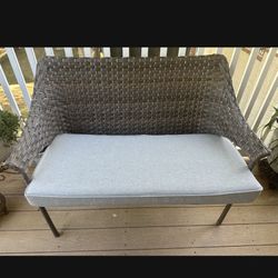 Like New~Wicker patio bench & cushion