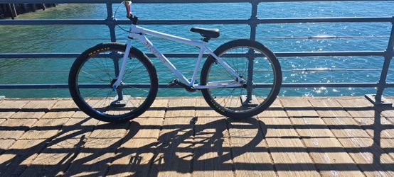 Trone Bike