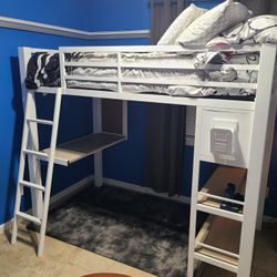 Bunk Bed With Shelfs