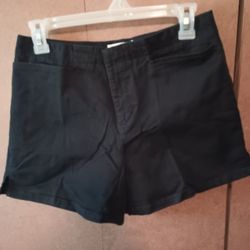 Tapemeasure Black Straight Frnt Pocket, 1 Back Pocket Shorts Sz 6 $10 MPU SERIOUS INQUIRIES ONLY 