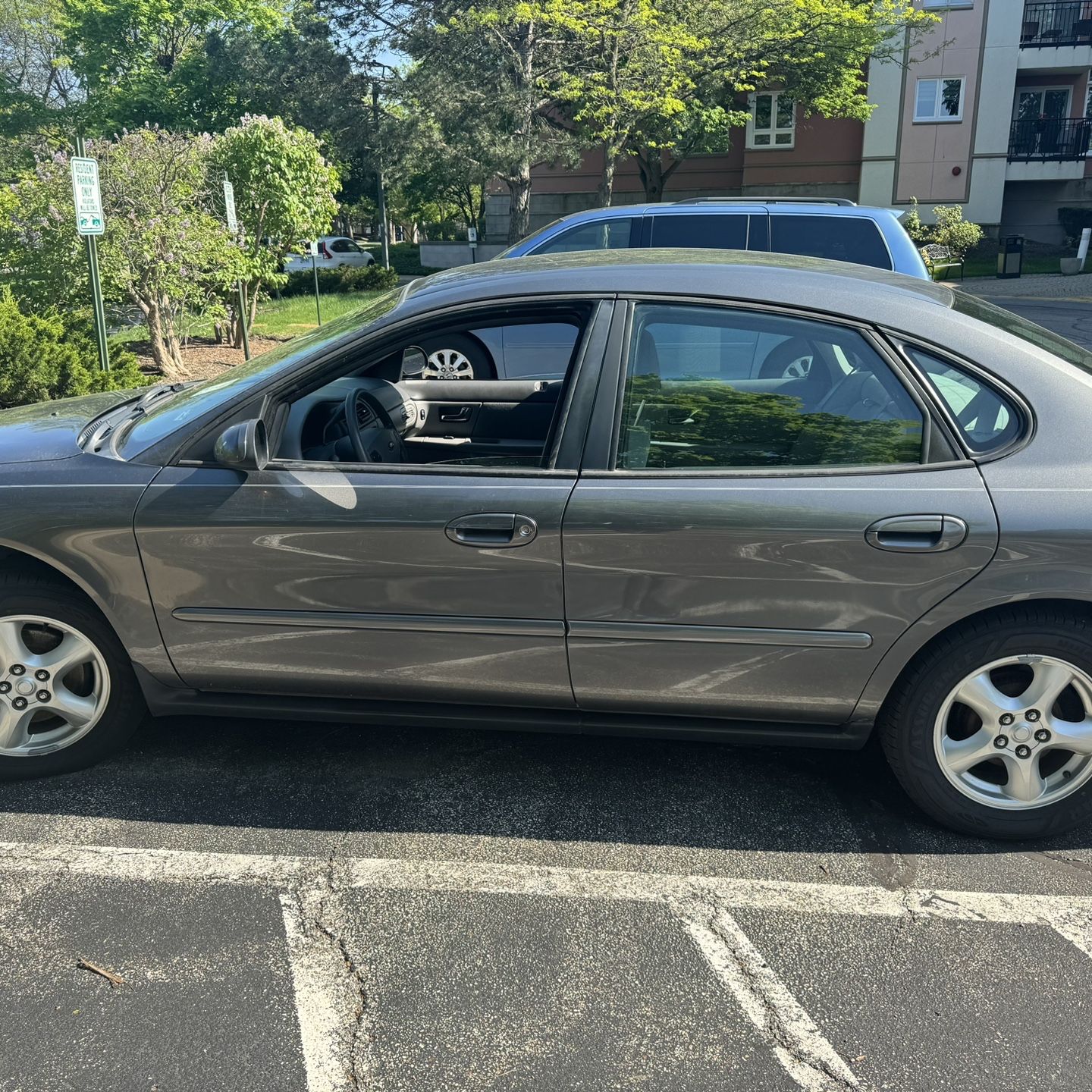 2002 Ford Taurus