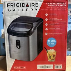 New Frigidaire Gallery Nugget Ice Maker, 33 lbs - Black