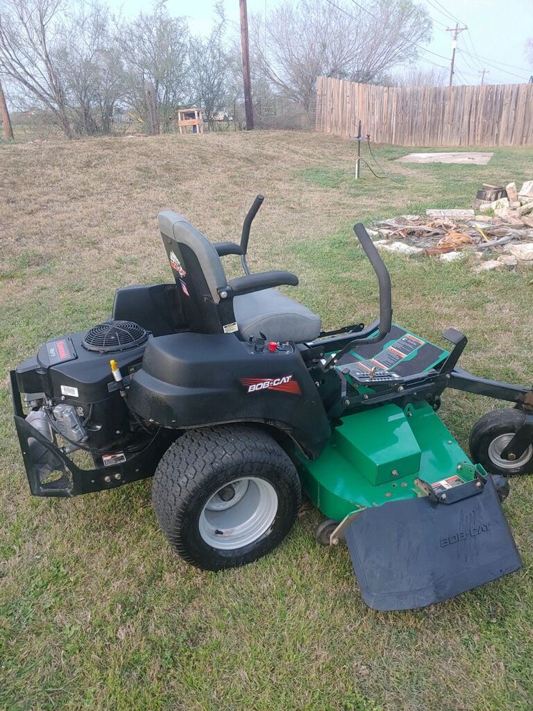 Bobcat CRZ 61 zero turn mower Low Hours for Sale in La Vernia, TX - OfferUp