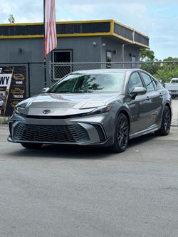 2025 Toyota Camry SE hybrid