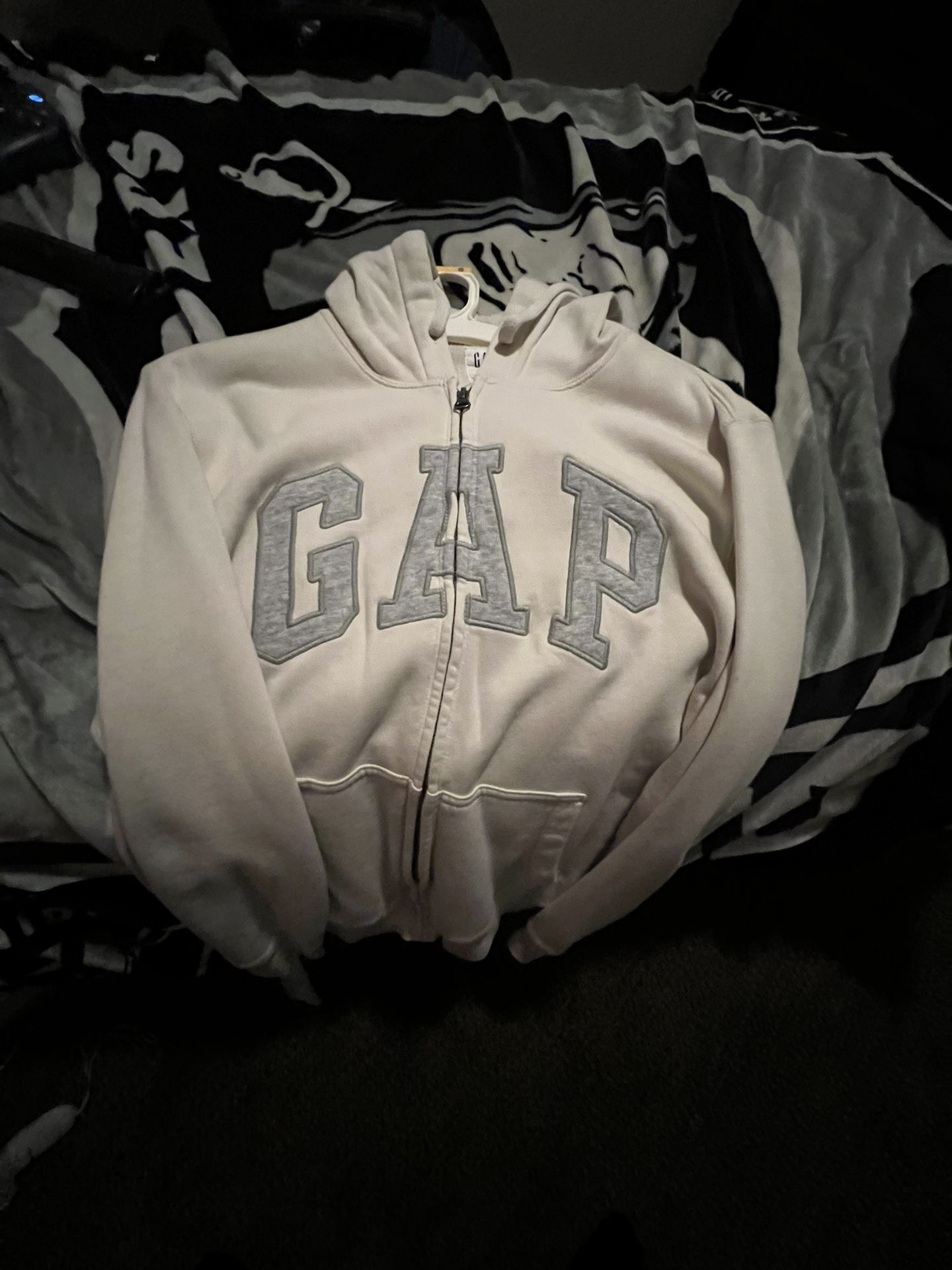 Gap Men’s Relaxed Zip Up Hoodie