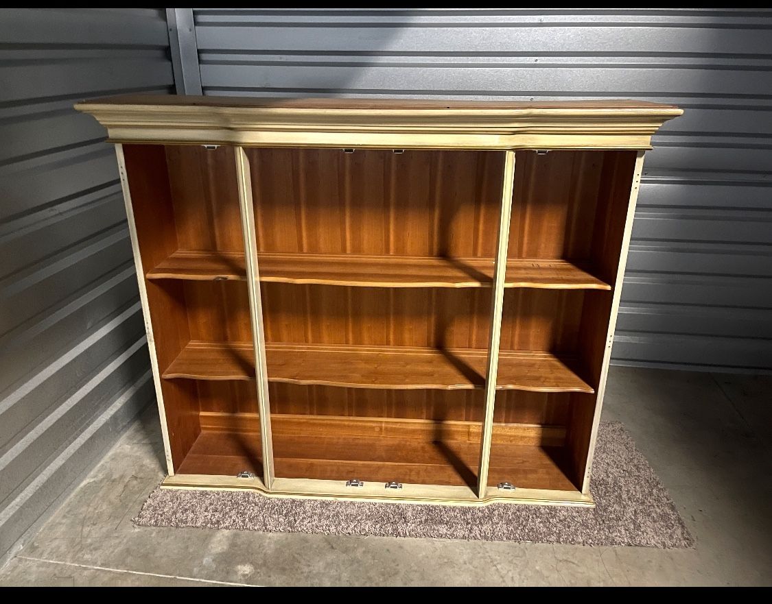 Bookcase / China Cabinet Top / Vintage