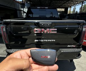 Car Keys OEM Or Aftermarket Llaves De Carro