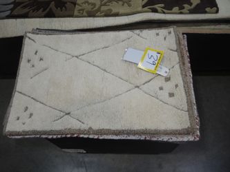 Ivory Hand-Tufted Wool Area Rug – Moroccan Diamond Pattern – Outlet Price