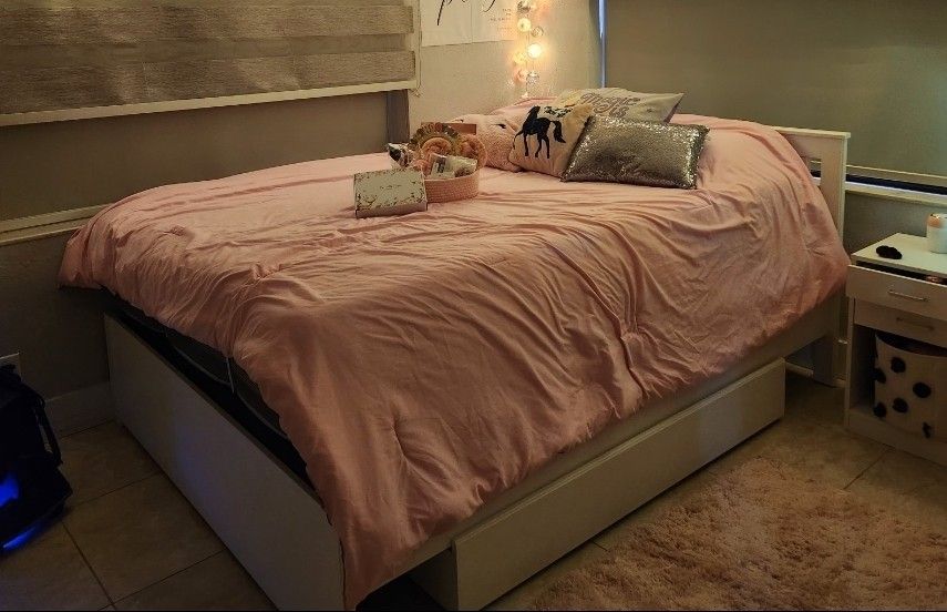 Reclinable Queen Bed Frame