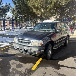 2000 Ford Explorer