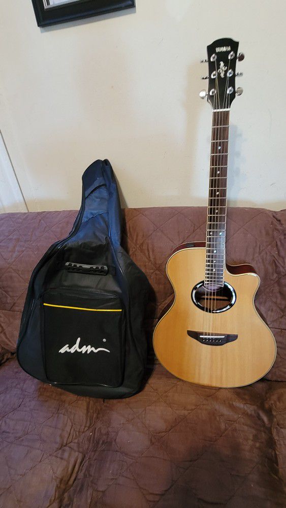  YAMAHA ACOUSTIC ELECTRIC GUITAR MODEL APX500II NT PERFORMANCE MADE IN INDONESIA IN NATURAL COLOR. 