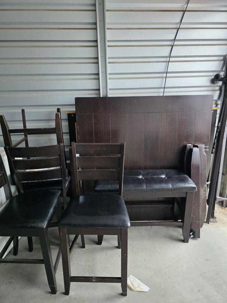 Dining room Table For 6