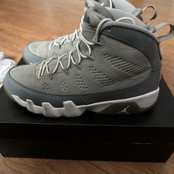 Jordan Retro 9 Cool Gray Size 9.5 (2012)