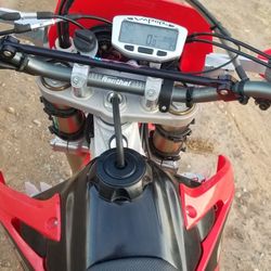 HONDA DIRTBIKES 250X 250R