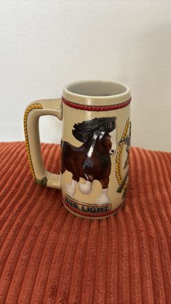 60 cash near AV College VINTAGE BUD LIGHT STEIN, ANHEISER BUSCH INC, CLYDESDALE HORSES