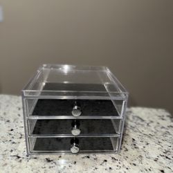 Small Plastic Organizer/Jewelry Organizer