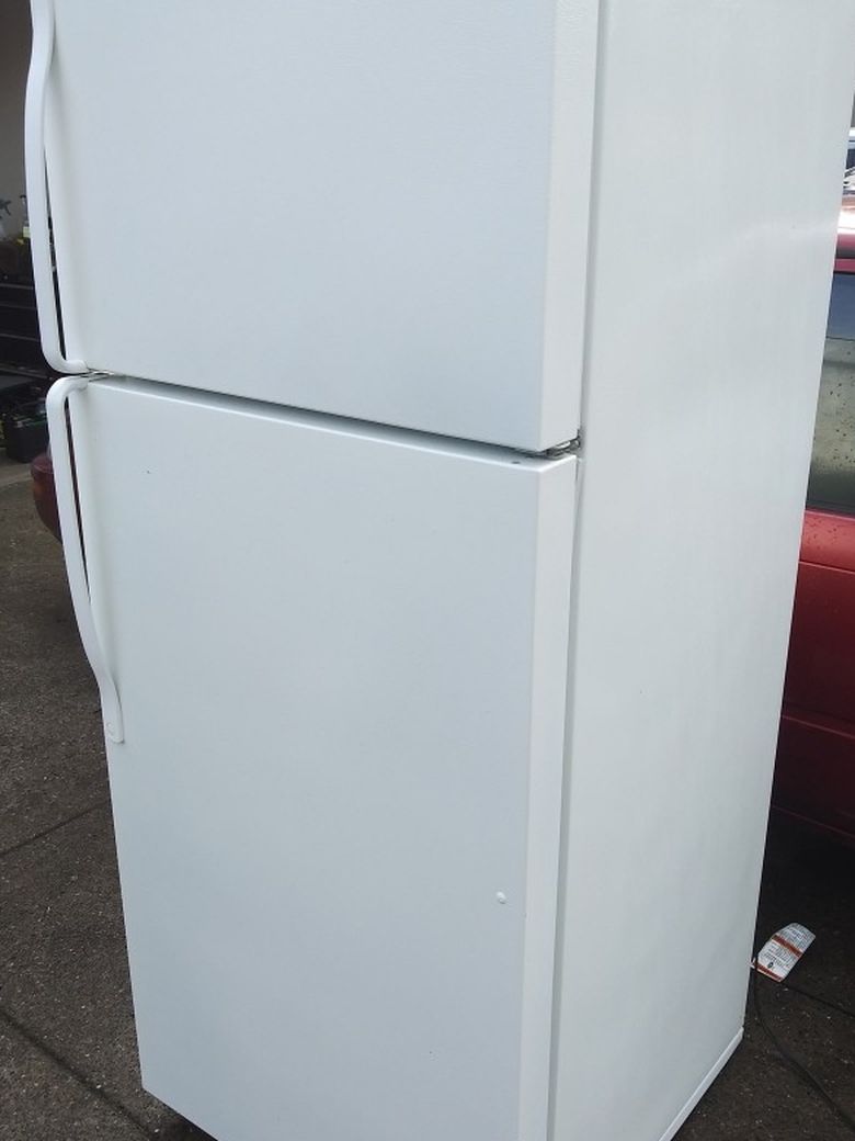 WHIRLPOOL REFRIGERATOR