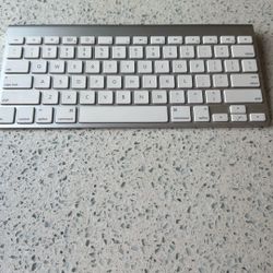 Apple Keyboard