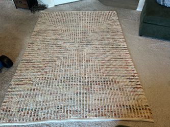 Multi color area rug 5ft x 7ft