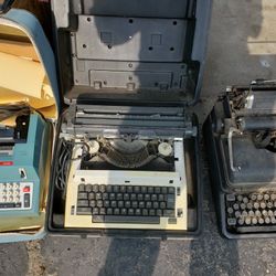 Typewriters  And Calculator Vintage 