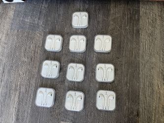 Lot Of 10 EarPods Earphones/ Headphones