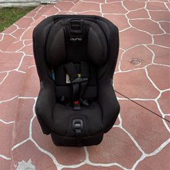 Nuna Baby ‘Rava’ Car Seat 