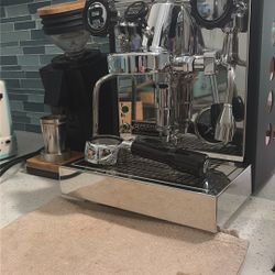 Rocket Espresso Milano Appartamento + Mignon Single Dose Grinder – Excellent Condition