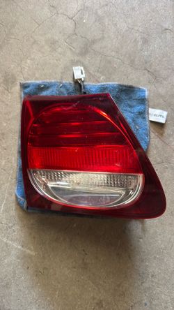 2006 - 2011 lexus gs350 inner LEFT trunk tail light assembly