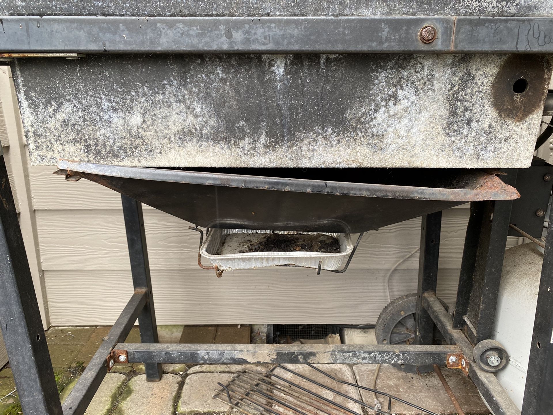 Classic Rare Red Weber Genesis 3000 75 OBO for Sale in Portland, OR