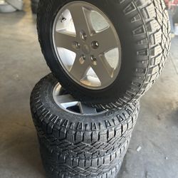 TIRES AND RIMS 17’ tires 265 65 17 GOODYEAR WRANGLER 