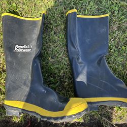 Repel Steel Toed Rubber Boots