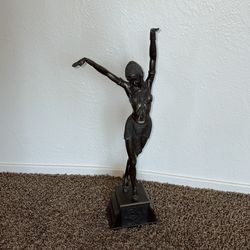 Woman statue