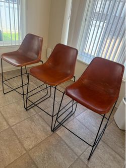 3 barstools
