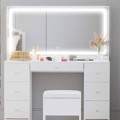 Vanity desk Set With LED Lighted Mirror 