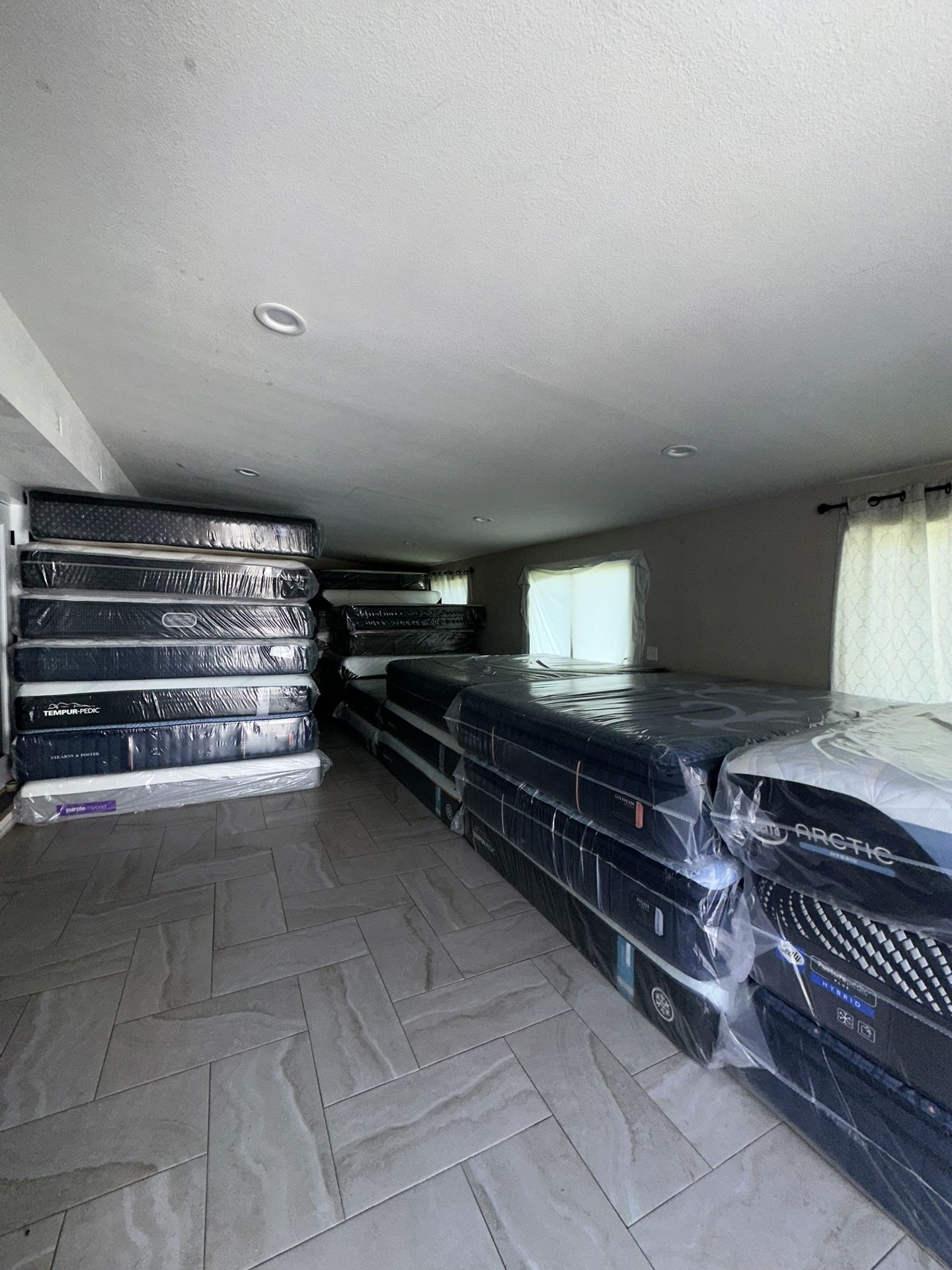 MATTRESSES & COLCHONES *** ENTREGA GRATIS & FREE DELIVER *