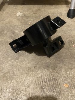 Mazda Protege 01-04 engine mount