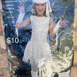 Halloween Costumes 