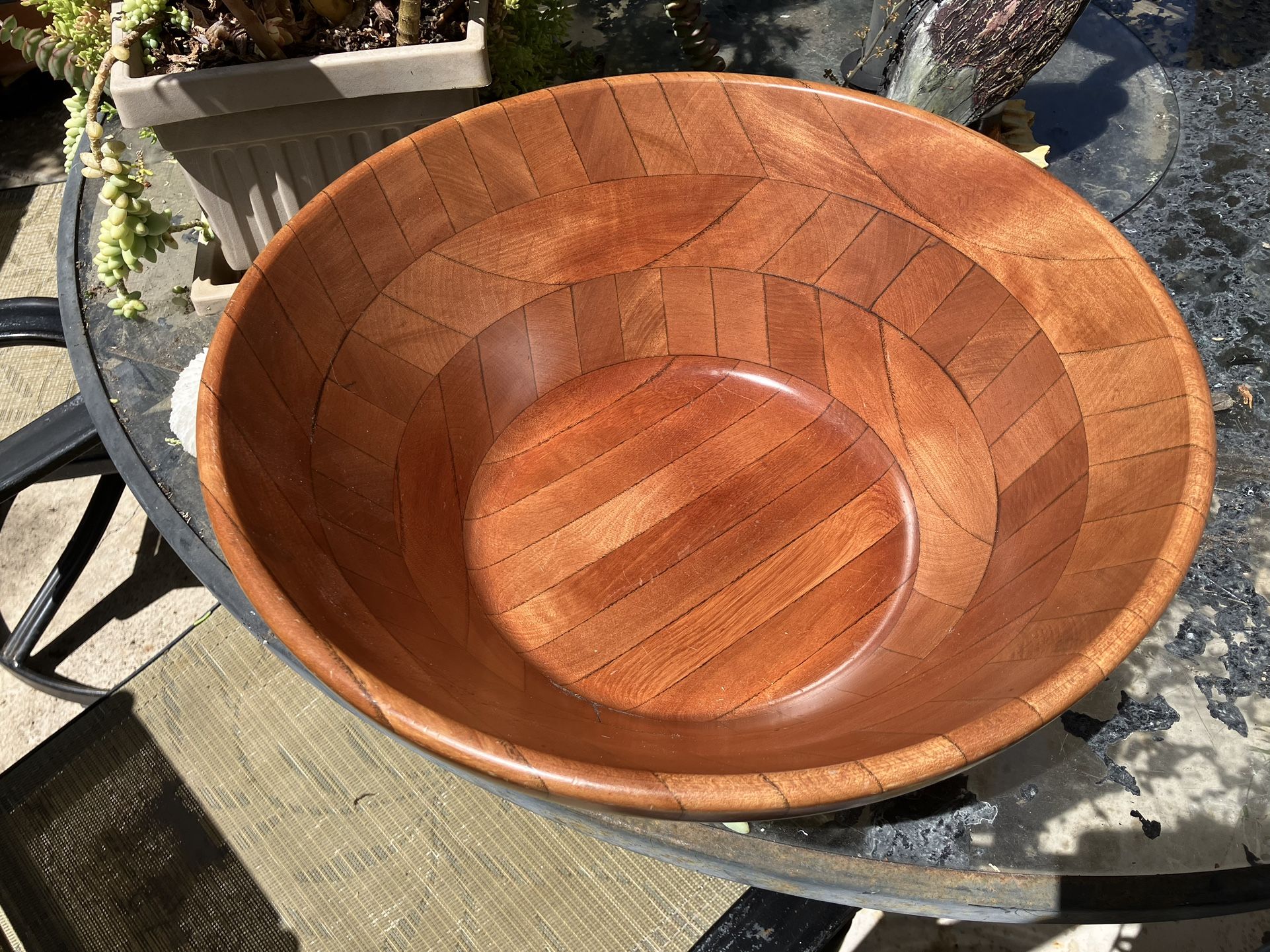 LARGE BEAUTIFUL WOODEN BOWL