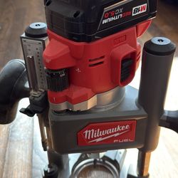 Milwaukee Plunge Router