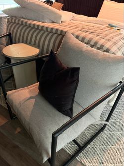 Zinus Aidan Sling Accent Chair