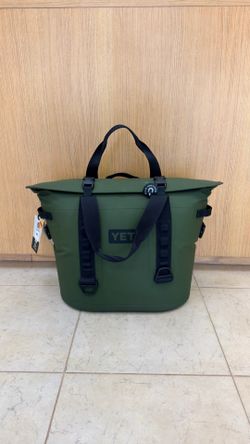 YETI HOPPER M30 SOFT COOLER OLIVE/BLACK