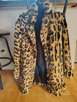 Vintage Forever-21 Faux Fur Coat (M Juniors)