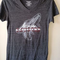 Women Size Large Arizona Coyote Shirt